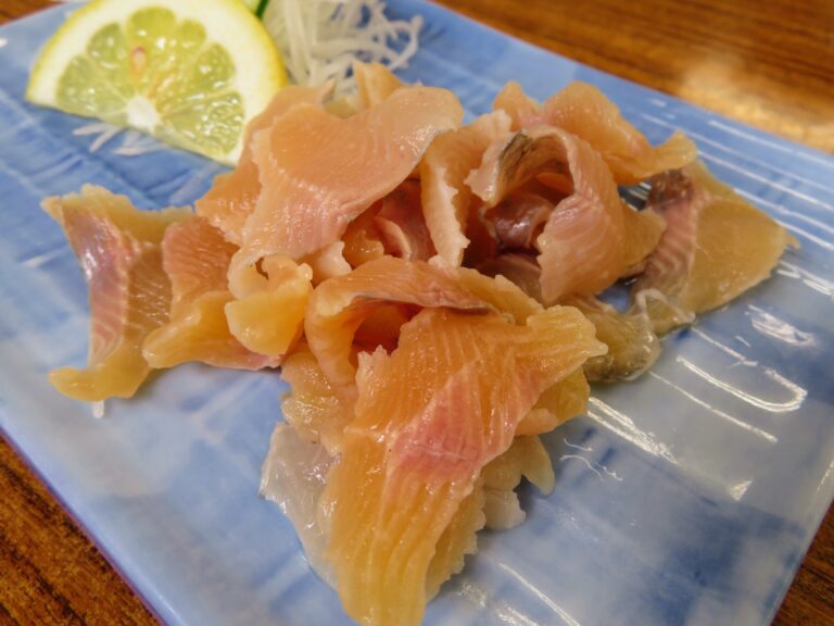 釣り上げたニジマスをその場で食べよう 弁天会館 山口県美祢市 ゆるーくスパイス生活 釣り上げたニジマスをその場で食べよう 弁天会館 山口県美祢市 ゆるーくスパイス生活