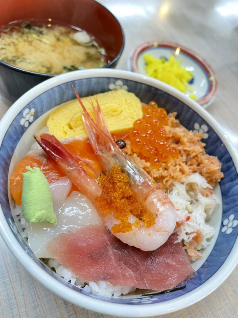 500円の海鮮丼が人気 朝市食堂 二番館 北海道 函館市 ゆるーくスパイス生活 500円の海鮮丼が人気 朝市食堂 二番館 北海道 函館市 ゆるーくスパイス生活