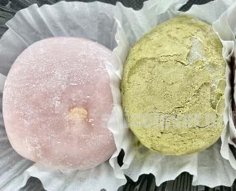 左から:とろけるクリーム大福ラズベリーミルヒィーユ・抹茶クリーム大福