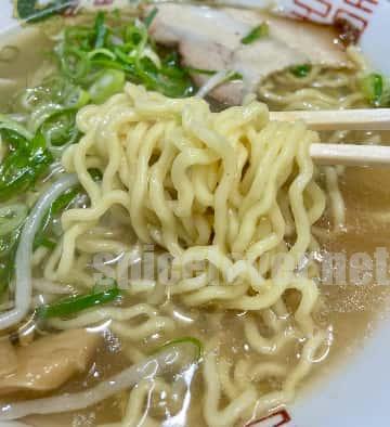 牛骨ラーメン780円麺