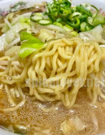 牛骨みそ野菜ラーメン 1060円麺