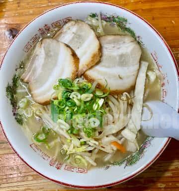 牛骨野菜ラーメン 980円+トッピングのチャーシュー3枚 230円