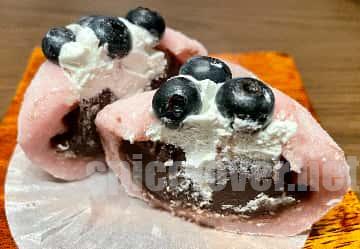 ごろごろブルーベリ大福の断面