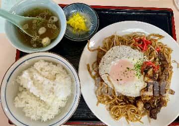 ミックス焼そば＋ライス（小）＋スープ800円